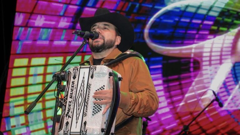 Lleno total el concierto de Fidel Rueda en “Las Mascaritas”; Huejotzingo impulsa cultura y turismo rumbo al Carnaval 2026