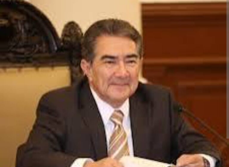 Confirmada la renuncia de Espidio Camarillo a la secretaría del ayuntamiento de Puebla