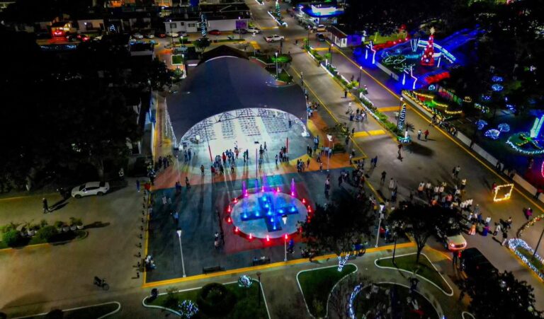 Inauguran concha acústica y torre de consultorios durante el 84 aniversario de Cementos Cruz Azul Oaxaca