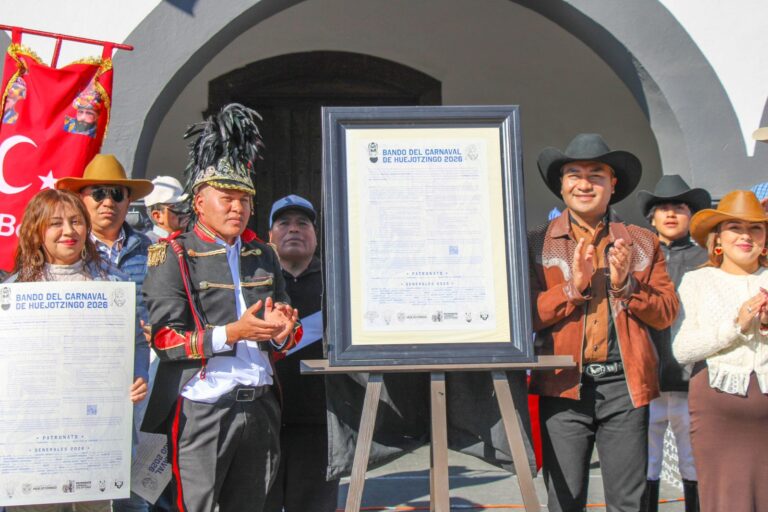 Colocan bando de cara al Carnaval 2026 en Huejotzingo