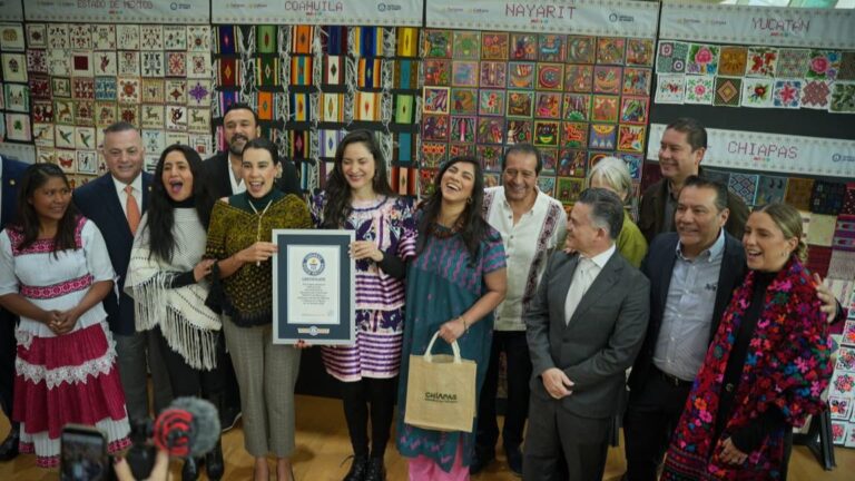 Puebla contribuye al Récord Guinness de bordados más grande del mundo