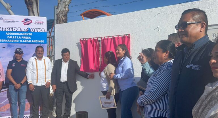 Entrega Lupita Cuautle pavimentación de la calle “La Presa” en Tlaxcalancingo