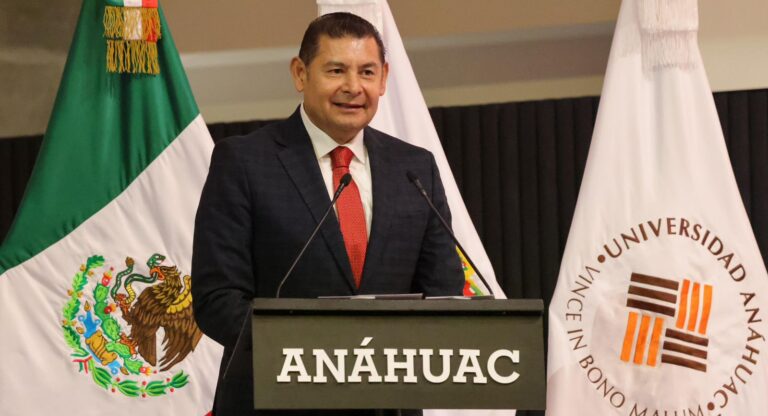 Puebla, segundo clúster educativo más importante, forma líderes con visión humanista