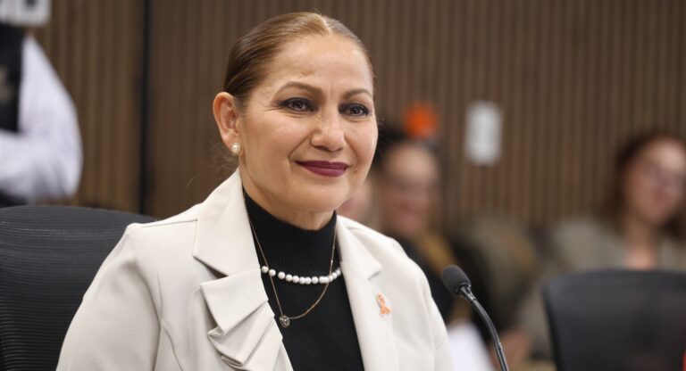 Ante Comisión del Congreso comparece la titular de la Secretaría de las Mujeres