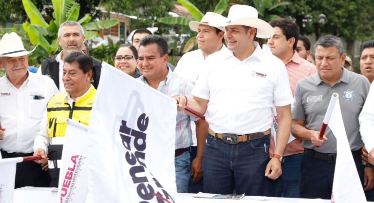 Tras contingencia por lluvias, gobernador Armenta cumple con módulo de paviméntación en Sierra Norte