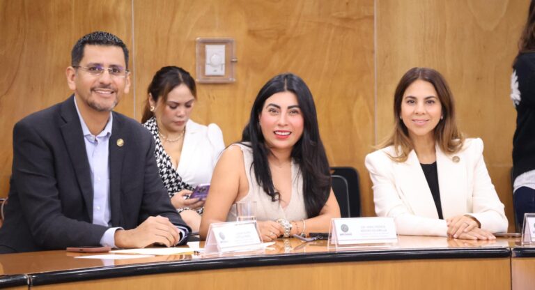 Nora Escamilla impulsa la “Ley Abraham” para dignificar las condiciones laborales del personal médico en formación