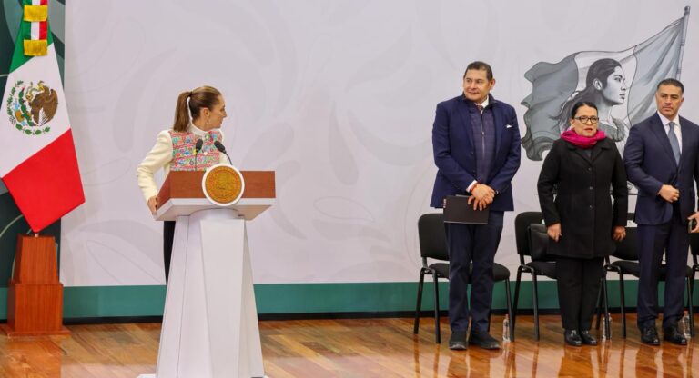 Cumple la presidenta Sheinbaum con damnificados en Puebla