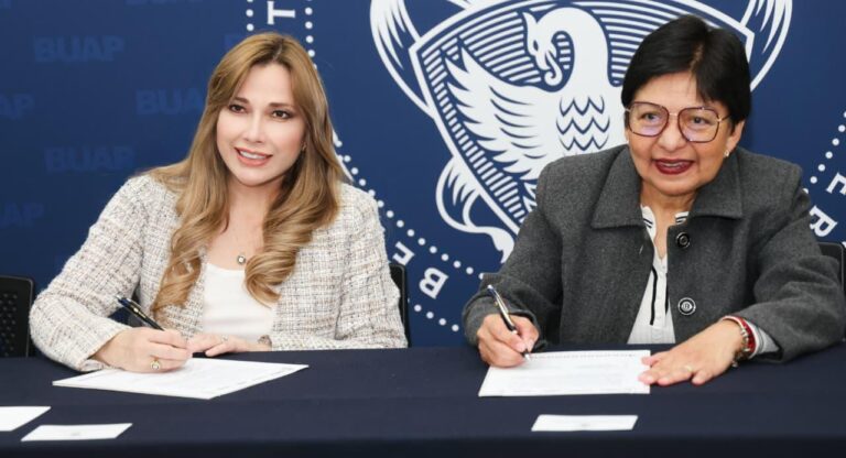 SEDIF y BUAP firman convenio en favor de madres y padres universitarios
