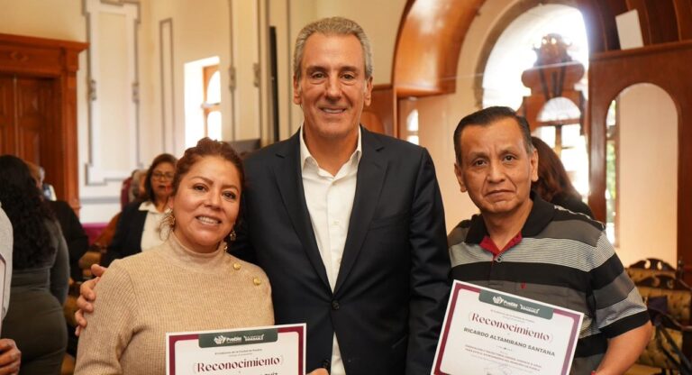 Reconoce Pepe Chedraui a personas jubiladas sindicalizadas por su servicio a la ciudad