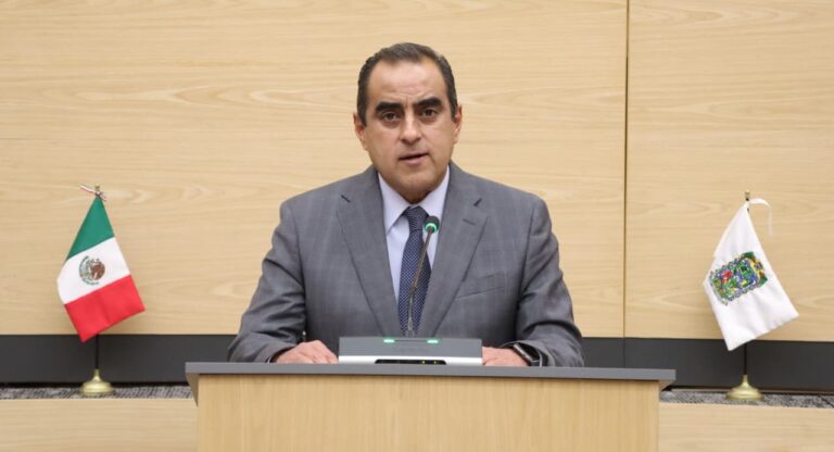 Establecer tarifas máximas por el uso de estacionamientos, propone el diputado Mauricio Céspedes 