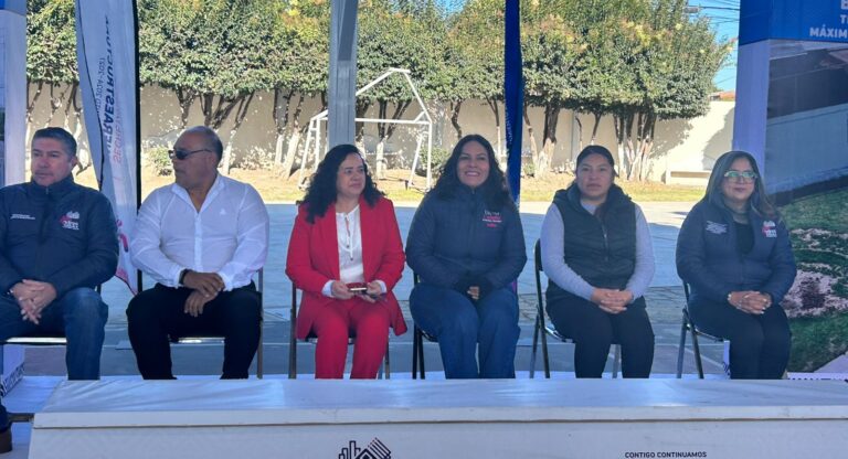 Abona Lupita Cuautle a la educación y la lectura en San Andrés Cholula