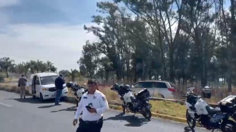 Balean camioneta en intento de asalto en la autopista México-Puebla
