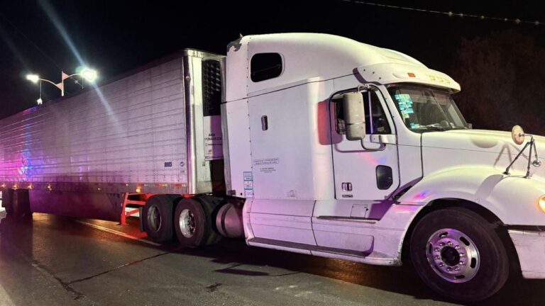 Tras llamada al 911, fuerzas de seguridad recuperan tractocamión robado