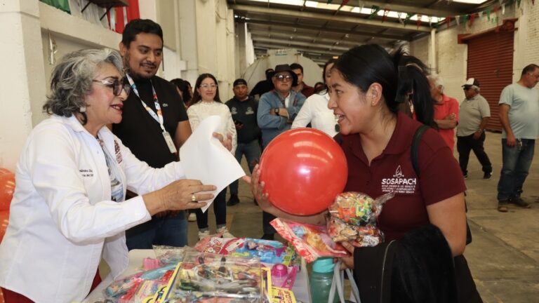 DIF San Pedro Cholula reconoce labor de trabajadores municipales