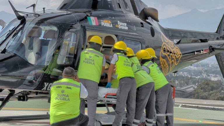 Con ambulancia aérea Gobierno Estatal garantiza atención oportuna a joven lesionado