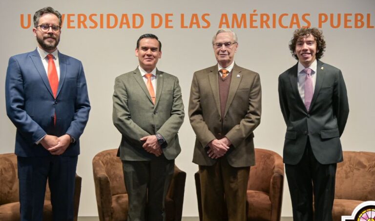 Estudiantes UDLAP fortalecen su formación en el XVIII CONIIQUAAE