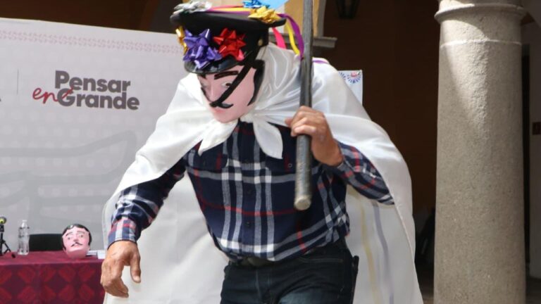 Festival del Huehue de Chirrión aviva tradiciones en Tetela de Ocampo