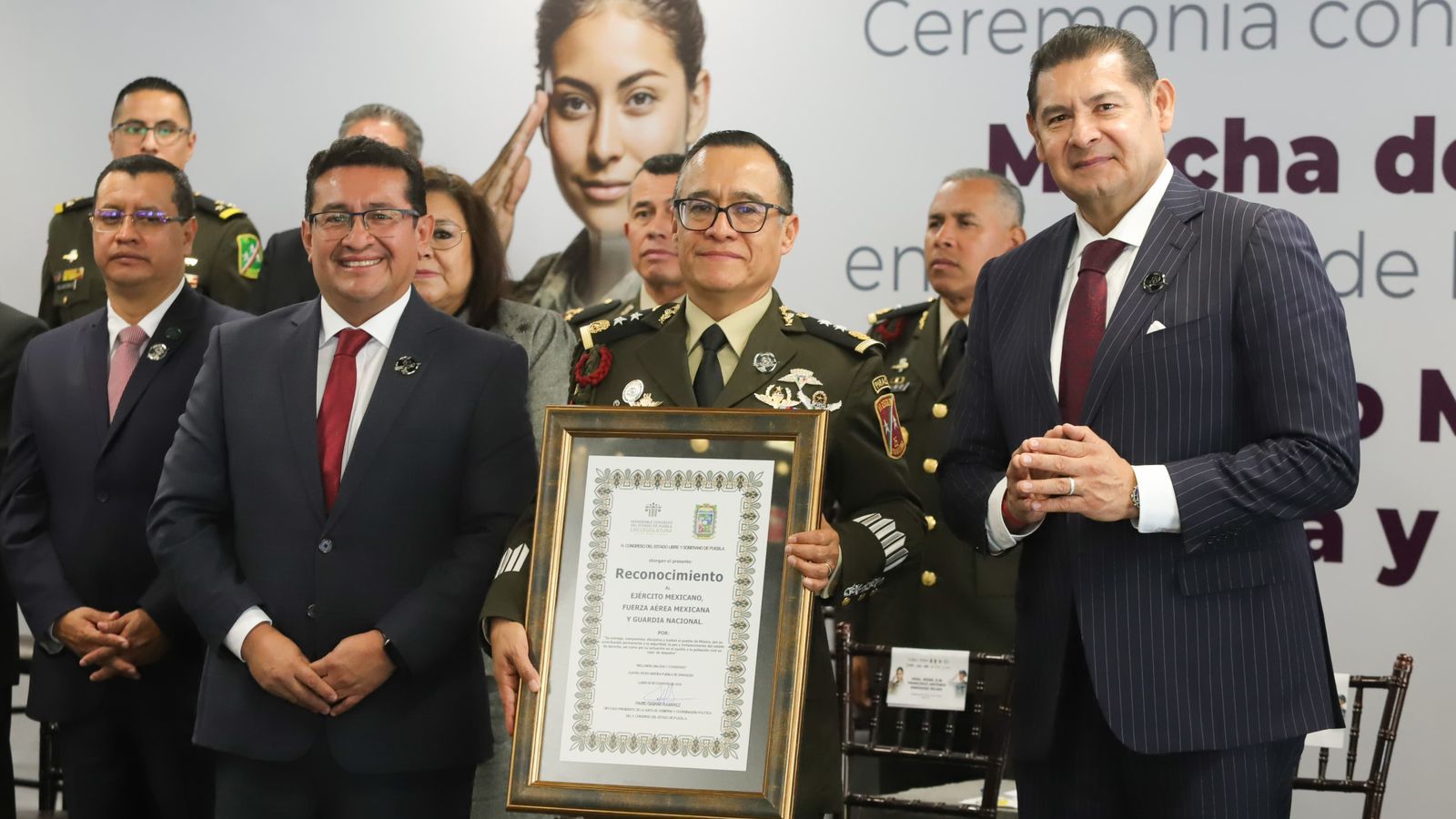 Marcha de la Lealtad honra a Fuerzas Armadas y refuerza soberanía ...