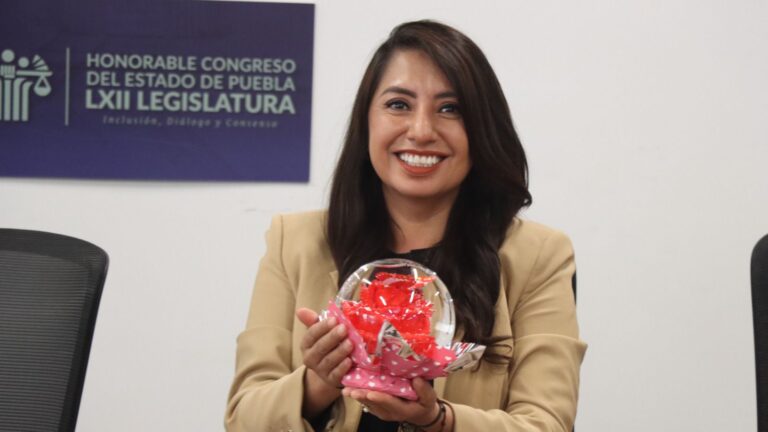 Se promociona desde el Congreso la producción de la rosa poblana y el turismo en la Exhacienda de Chautla
