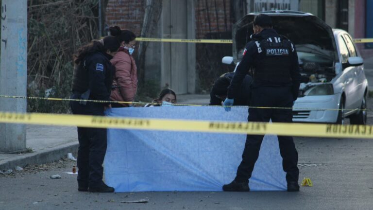 Asesinan a balazos a una mujer para robarle su auto en la junta auxiliar de Zaragoza