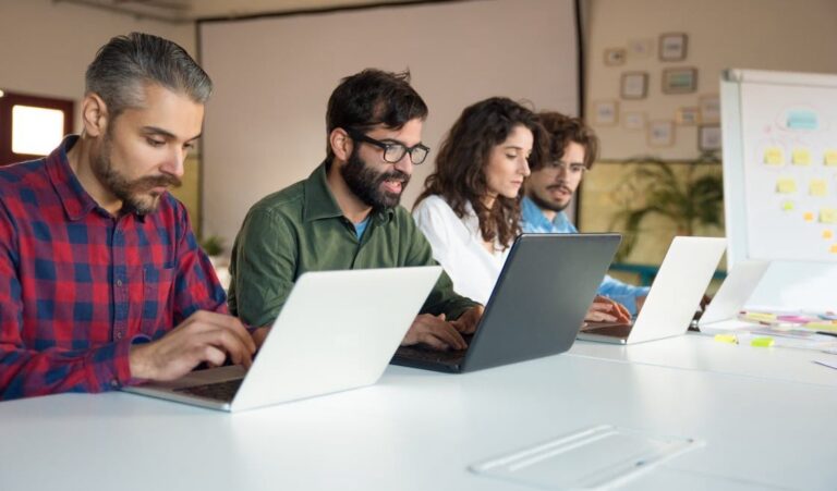 La obsolescencia acelerada de habilidades técnicas: un desafío para la competitividad empresarial en México