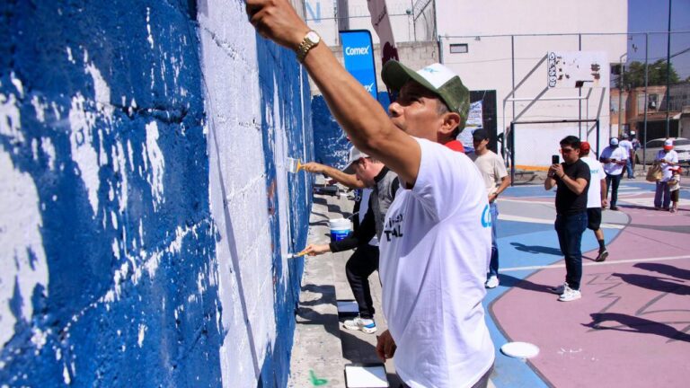 Realiza Gobierno de Pepe Chedraui Jornada de Pintura en Cancha La Rosa