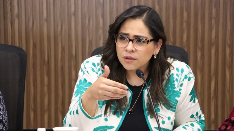 Reconoce Congreso a docentes y promotores de los pueblos indígenas