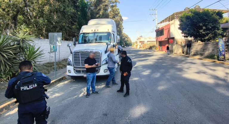 Recupera Policía Estatal tractocamión y cargamento de varilla