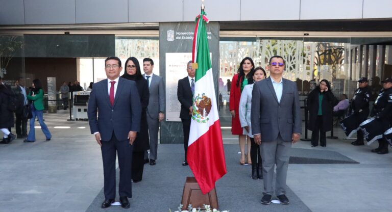 Conmemora Congreso del Estado el Día de la Bandera Mexicana