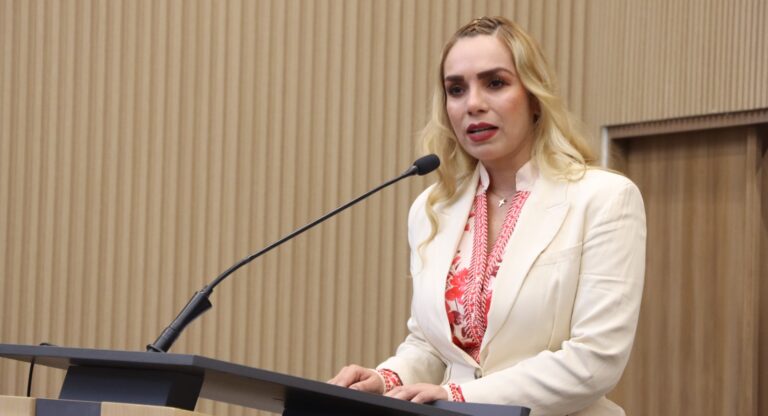 Fortalece Congreso del Estado el diálogo sobre liderazgo femenino con presentación de libro