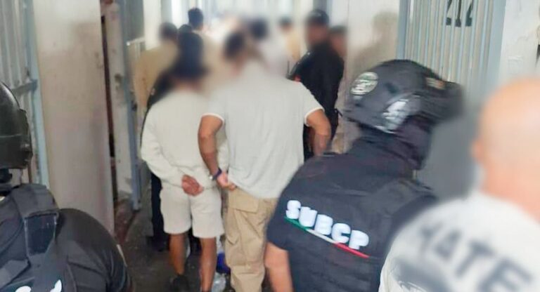 Fuerzas de seguridad efectúan revisión en penal de San Pedro Cholula