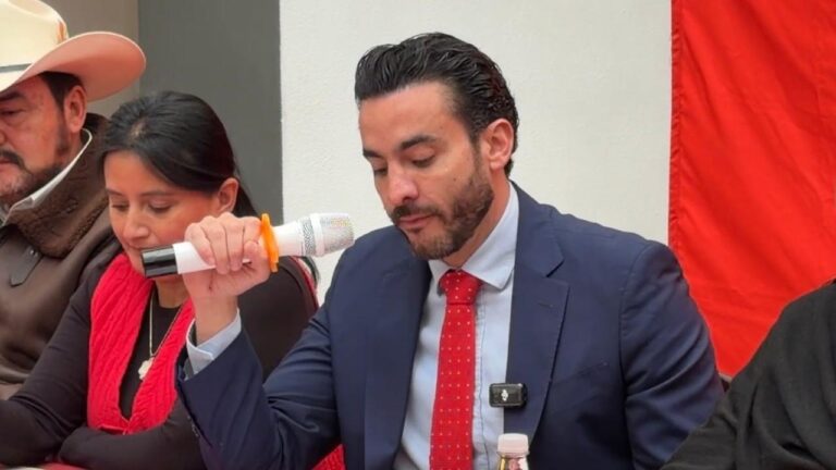 Presenta Toño López reforma para poner un alto a los abusos en los seguros de gastos médicos mayores