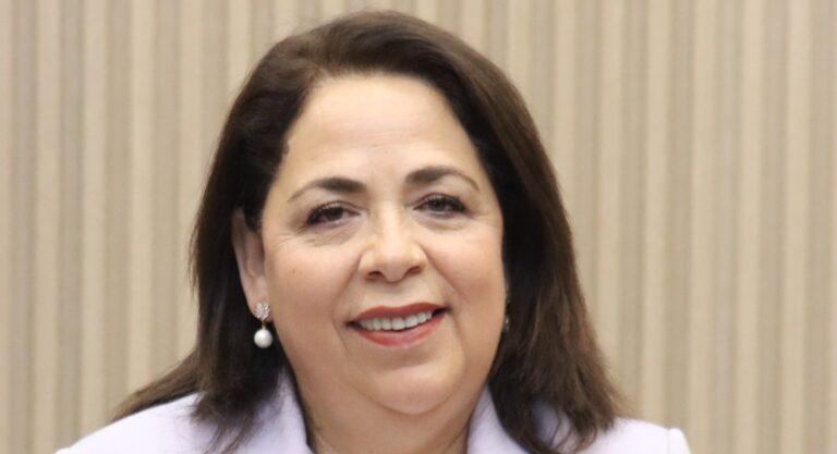 Presentan en el Congreso del Estado el libro “Grávida”