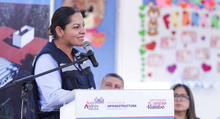 Entrega Lupita Cuautle obra en CAIC de Concepción La Cruz