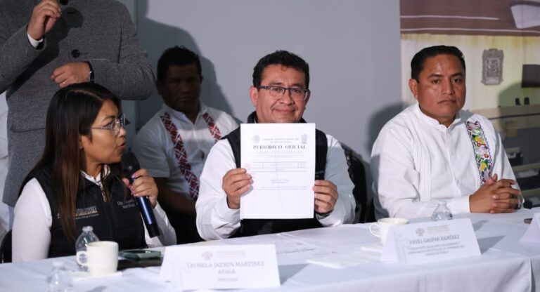 Congreso entrega copia de decreto que declara al Municipio de San Gabriel Chilac como Capital del Ajo
