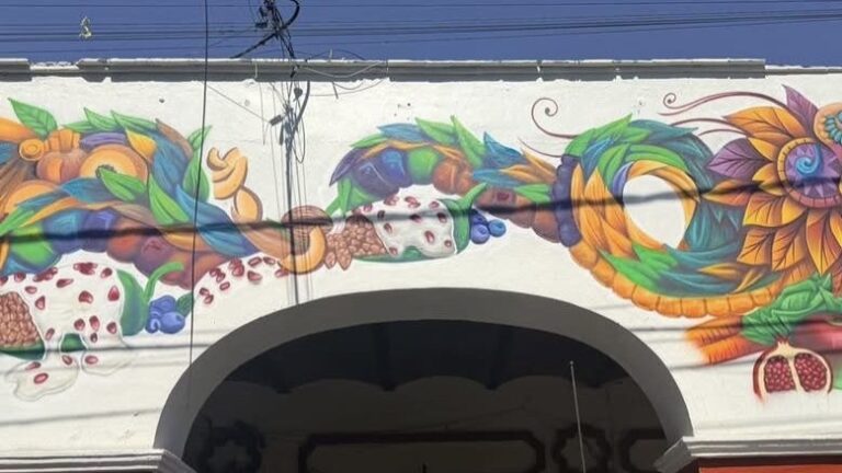 Con murales dignifican imagen del Mercado Cosme del Razo