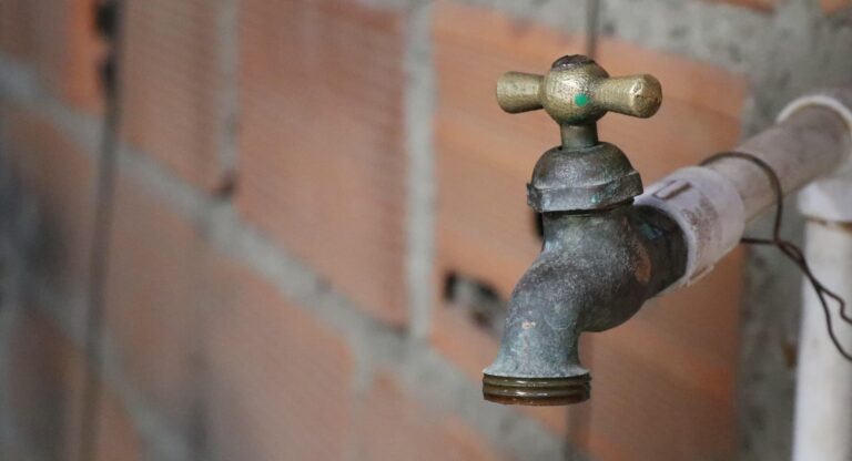 Armando Aguirre deja sin agua a más de 20 fraccionamientos en Coronango