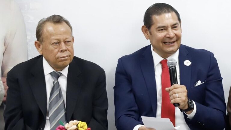 Ampliará Puebla protección y atención a migrantes poblanos en Madrid y Houston