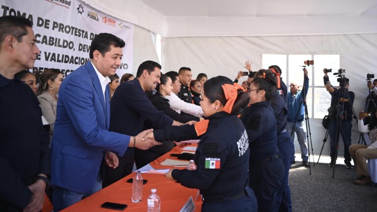 Andrés Villegas acude a la inauguración del techado de la Primaria Aquiles Serdán en Tecamachalco 