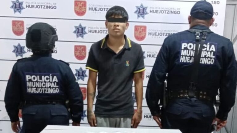 Fortalece SSC de Huejotzingo estrategia de seguridad: Detiene a tres por robo de vehículo y narcomenudeo