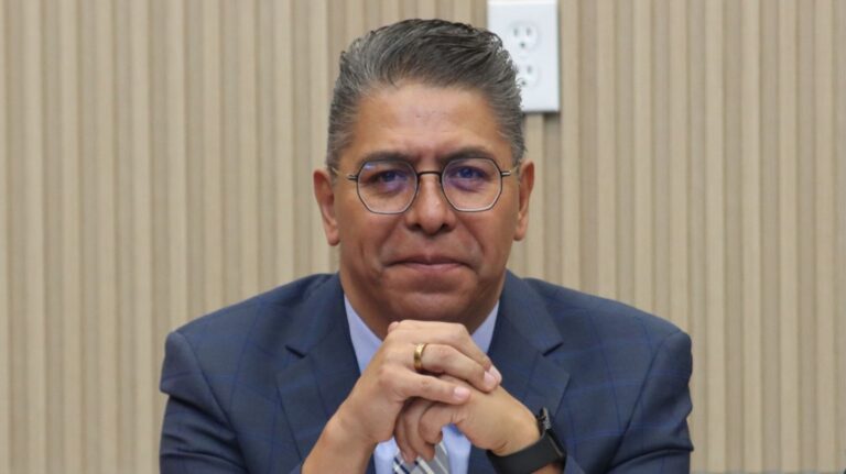 Asume Marcos Castro Martínez la presidencia de la Mesa Directiva del Congreso del Estado