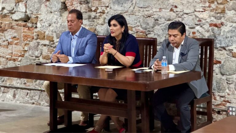 Delfina Pozos acompaña a restauranteros en gestiones por irregularidades en el servicio de agua