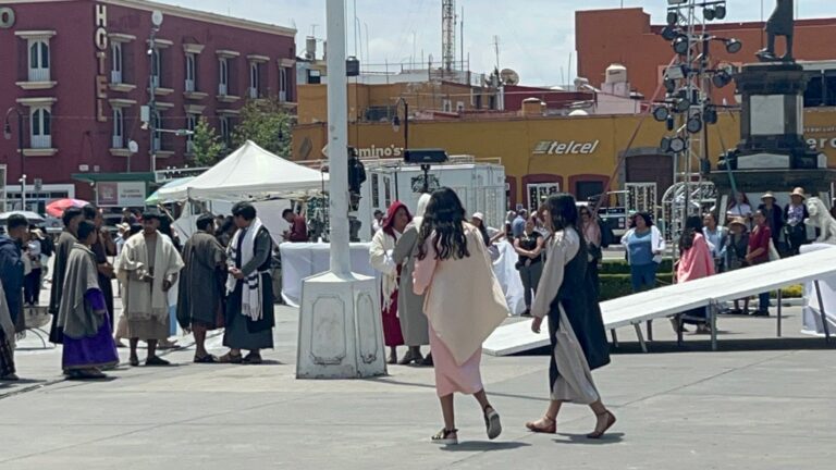 San Pedro Cholula vive la Pasión de Cristo con representación teatral