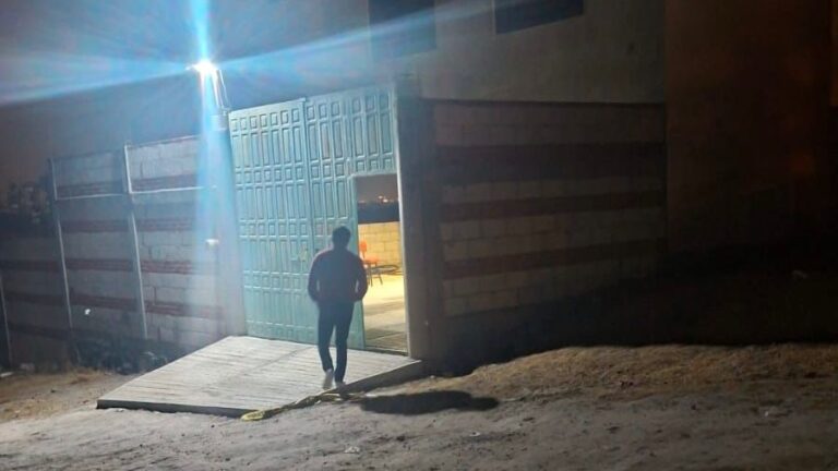 Muere aplastado cuando reparaba una camioneta en San Baltazar Tetela