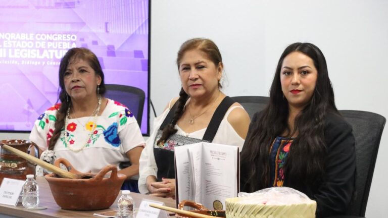 Presentan en el Congreso del Estado el recetario “Sabores de las Mujeres de Coronango”