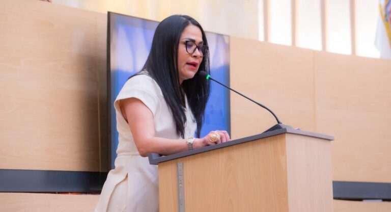 Fedrha Suriano presenta iniciativa para prevenir y sancionar el embarazo infantil y adolescente