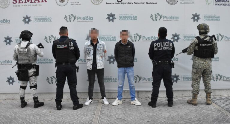 Elementos de la Policía de la Ciudad detuvieron a dos presuntos asaltantes de usuarios de transporte público con violencia