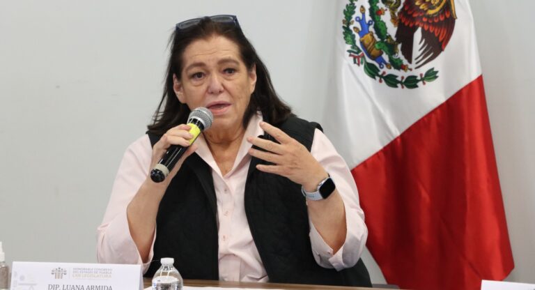 Promover estancias que integren animales de compañía y su uso terapéutico, aprueba Comisión del Congreso