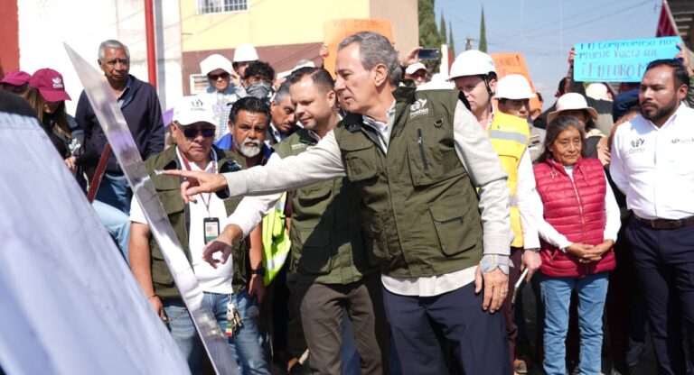 Supervisa Pepe Chedraui trabajos de rehabilitación vial en Camino Viejo a Balcones