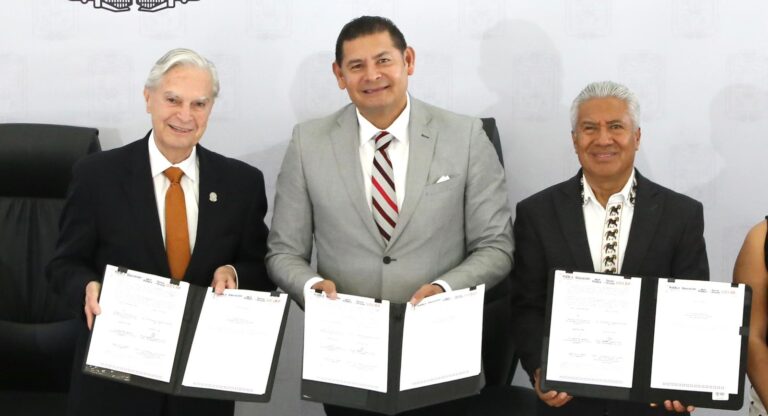 Convenio entre SEP y UDLAP impulsa profesionalización de trabajadores de la educación